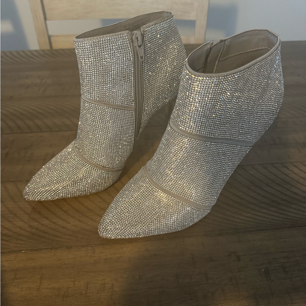 Steve Madden Star-R Rhinestone size 8 booties stiletto